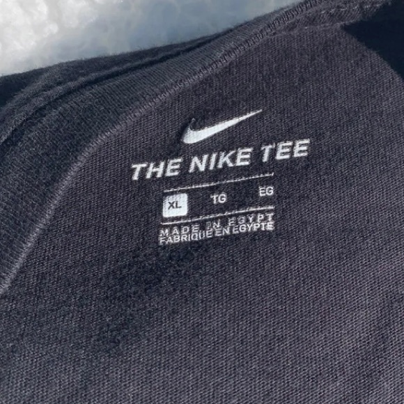 Nike Female Empowerment Black Crop Tee - Picture 5 of 8